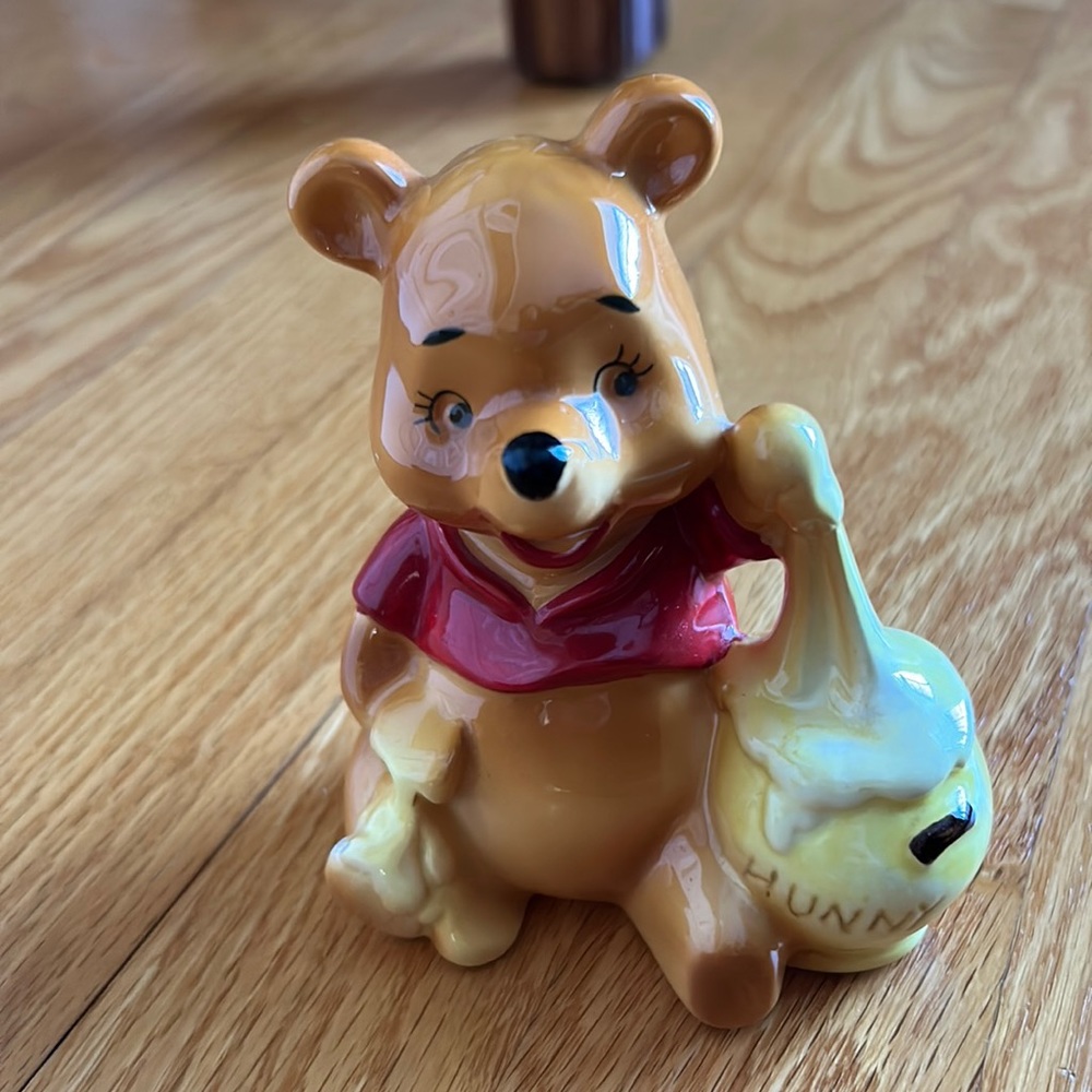Vintage Disney Winnie The Pooh Honey Pot porcelain figurine.